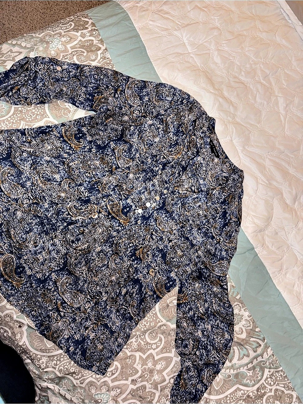 MPaisley Button Down in Blue & White Like New